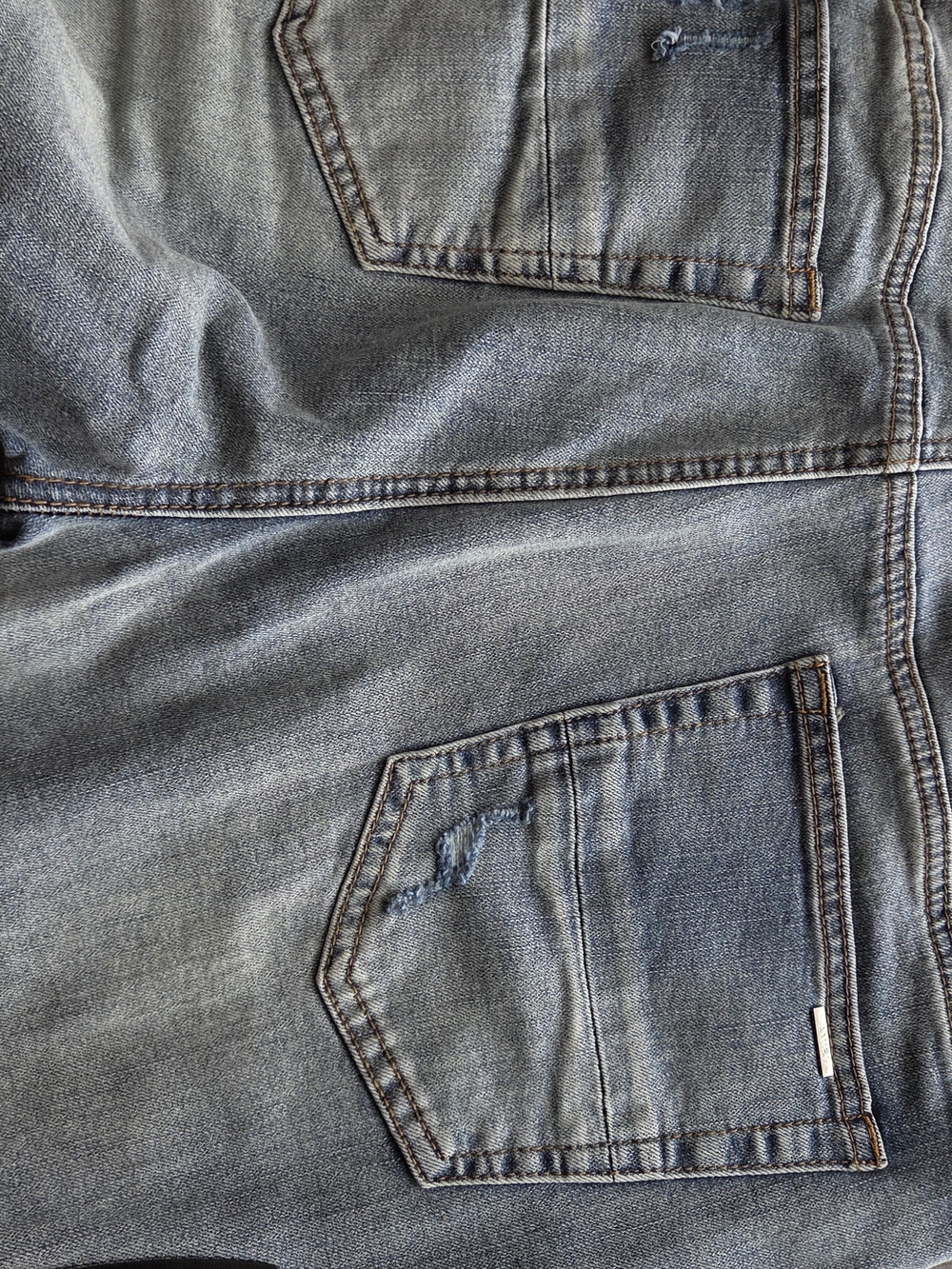 Amiris Light Blue Denim Jeans - Classic Casual Fit